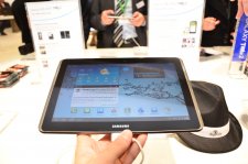 mwc-12-mobile-world-congress-2012-samsung-stand-galaxy-tab-2-10.1-prise-en-main-hands-on