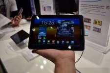 mwc-12-mobile-world-congress-2012-samsung-stand-galaxy-tab-2-7-pouces-prise-en-main-hands-on.JPG