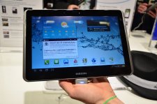 mwc-12-mobile-world-congress-2012-samsung-tablette-galaxy-tab-2-10.1-7.0-galaxy-note-cheap-prise-en-main-hands-on-test__06